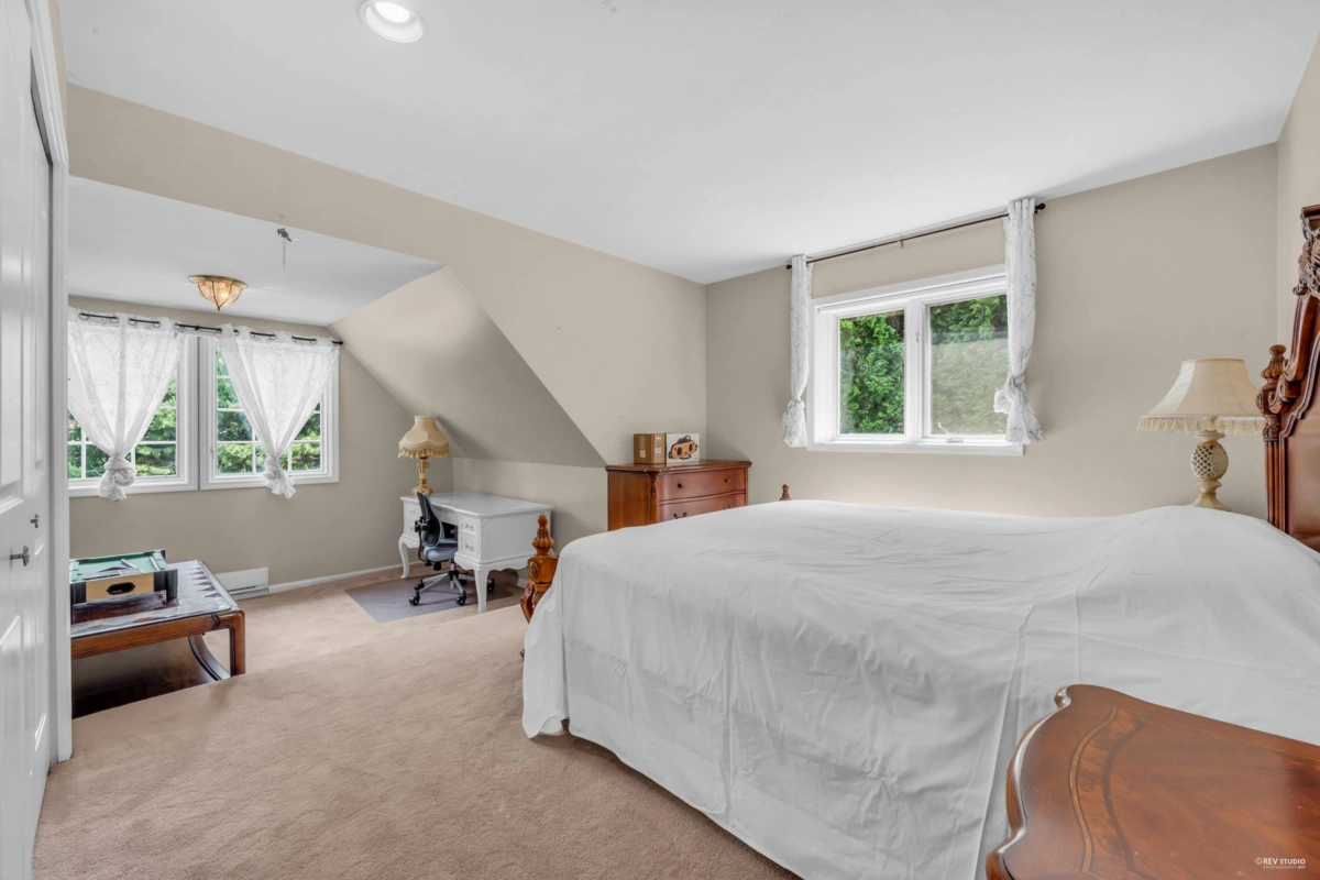 Staircase Photo of 5155 Alderfeild Place, West Vancouver, BC