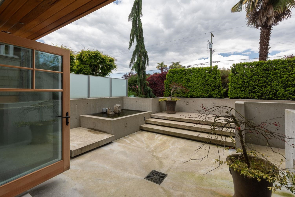 Kitchen Island Photo of 2988 Point Grey Road, Vancouver, BC