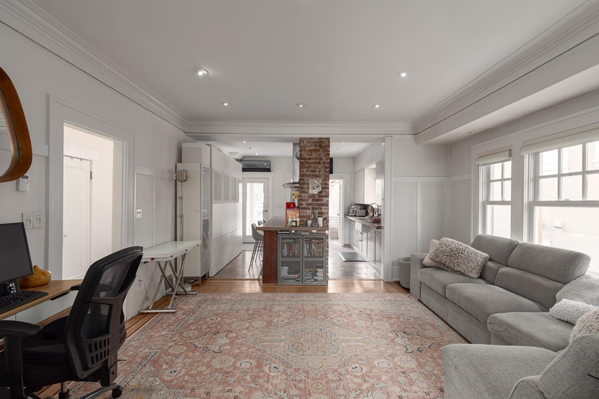 Walk-In Closet Photo of 2988 Point Grey Road, Vancouver, BC