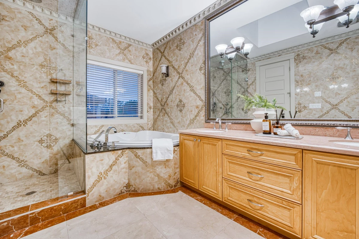 Primary Bathroom Photo of 8511 Sunnywood Drive, Richmond, BC