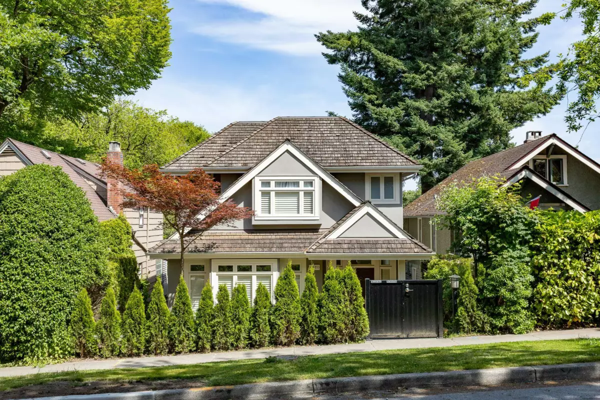 Hot Tub / Spa Photo of 4420 Collingwood Street, Vancouver, BC