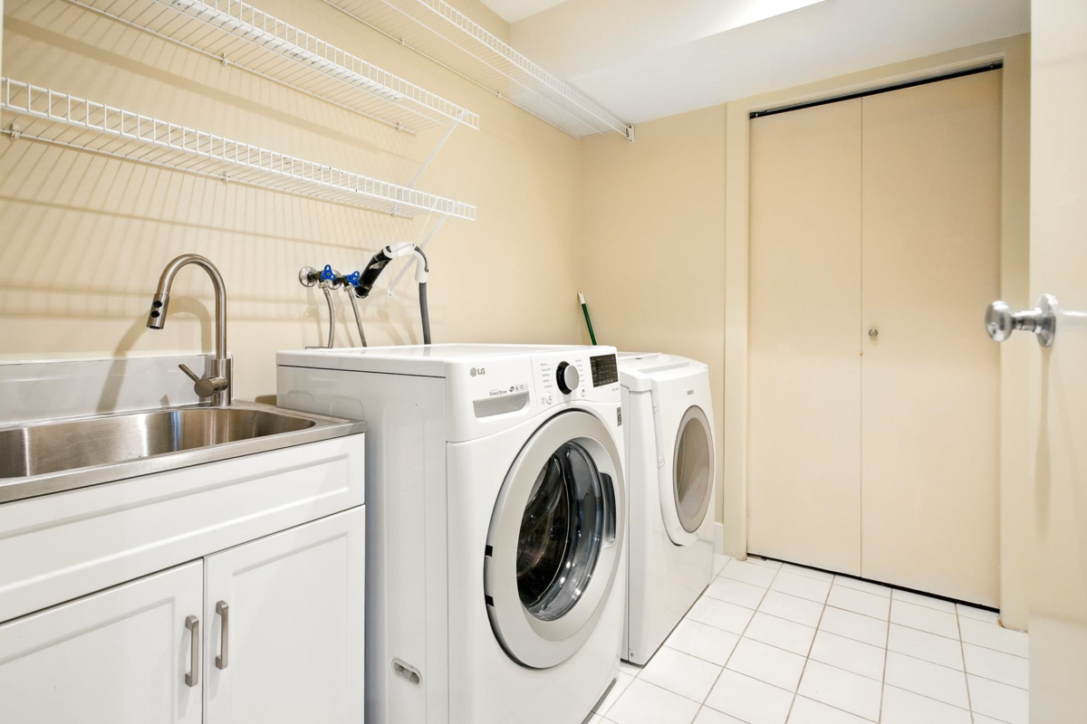 Outdoor Deck Photo of 4420 Collingwood Street, Vancouver, BC