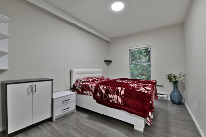 Entry Foyer Photo of 215 13918 72 Avenue, Surrey, BC