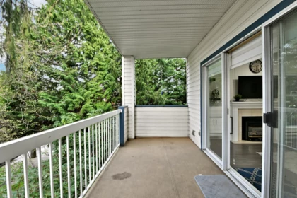 Walk-In Closet Photo of 215 13918 72 Avenue, Surrey, BC