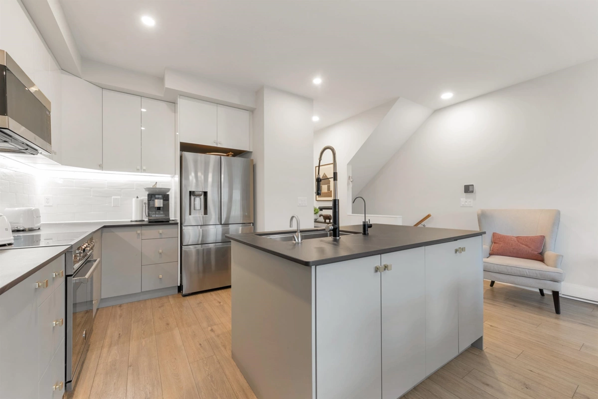 Dining Area Photo of 150 1460 Southview Street, Coquitlam, BC