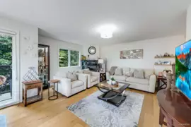 205 7162 133a Street, Surrey, BC