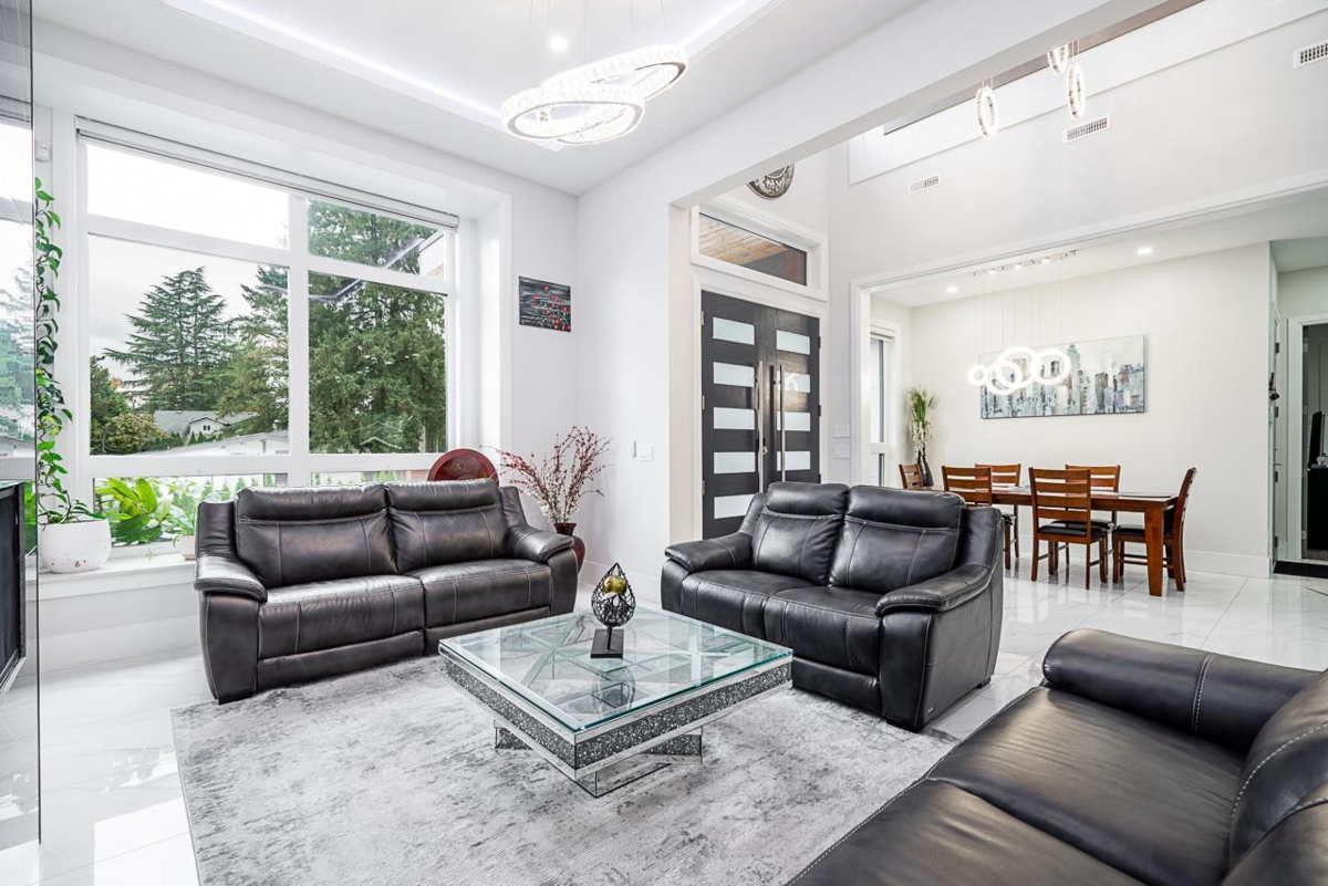 Kitchen Island Photo of 2938 Cumberland Street, Port Coquitlam, BC