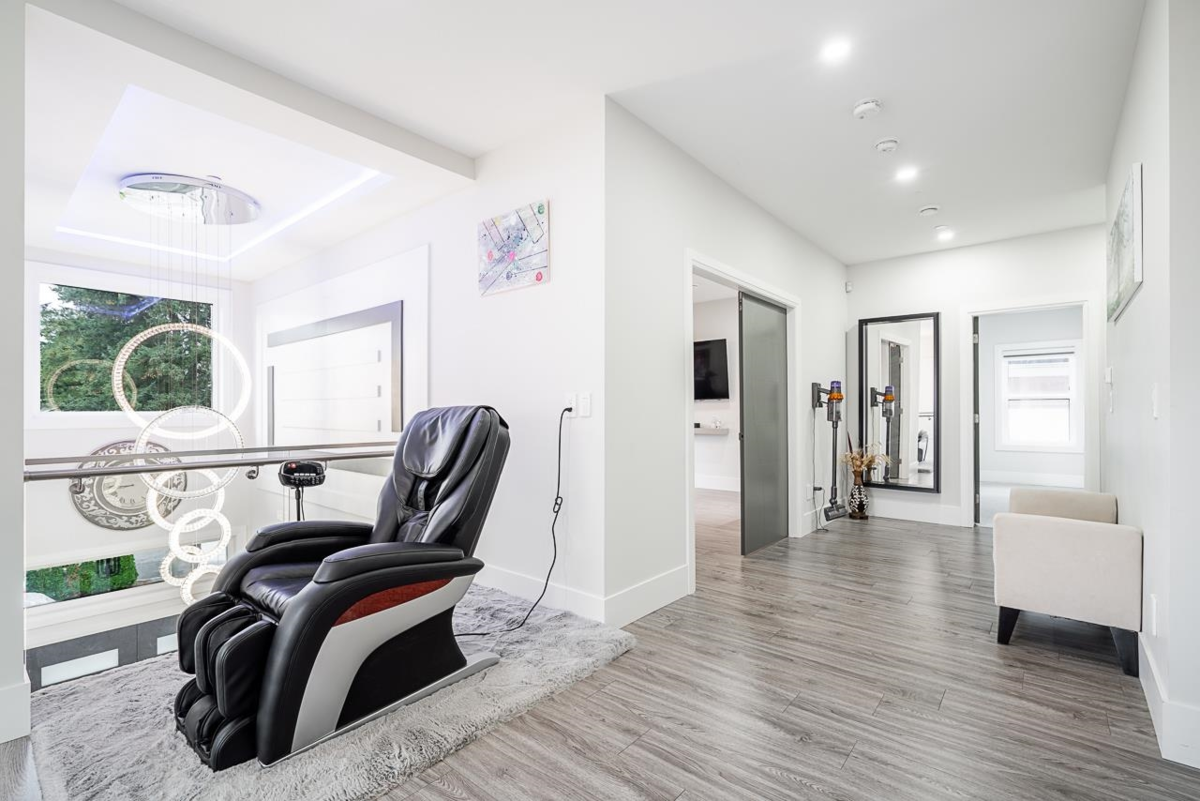 Mudroom Photo of 2938 Cumberland Street, Port Coquitlam, BC