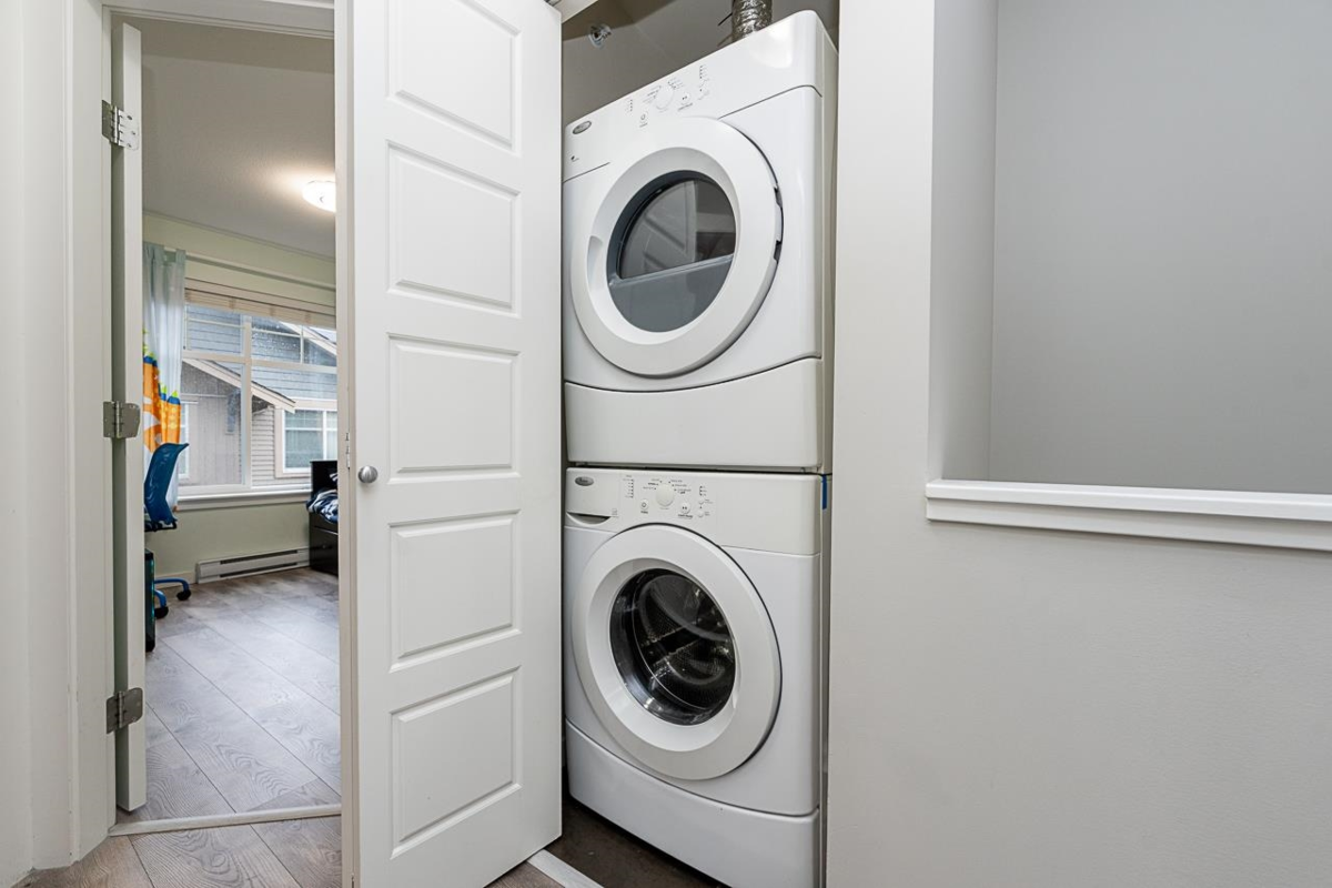 Guest Bathroom Photo of 42 20966 77a Avenue, Langley, BC