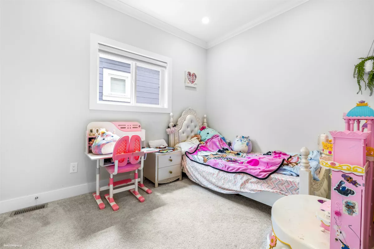 Bedroom 4 Photo of 38 172 Street, Surrey, BC