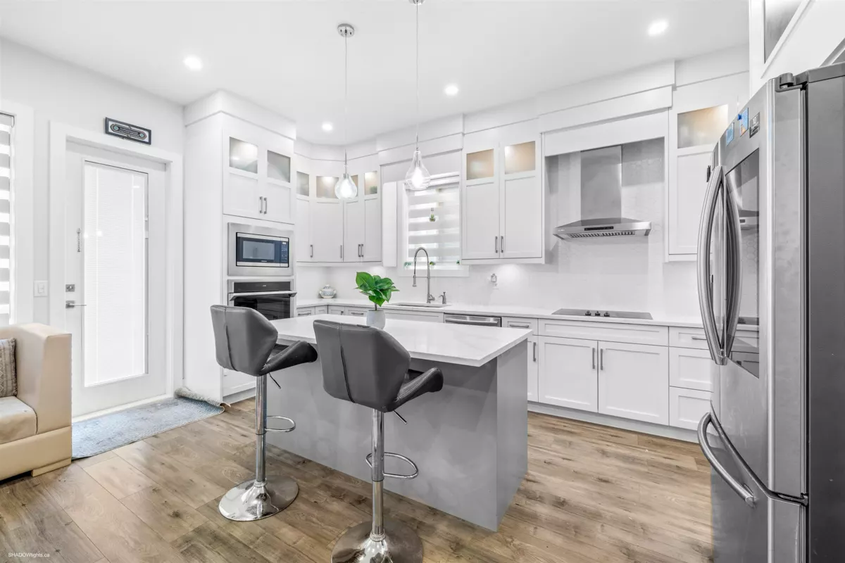 Kitchen Island Photo of 38 172 Street, Surrey, BC