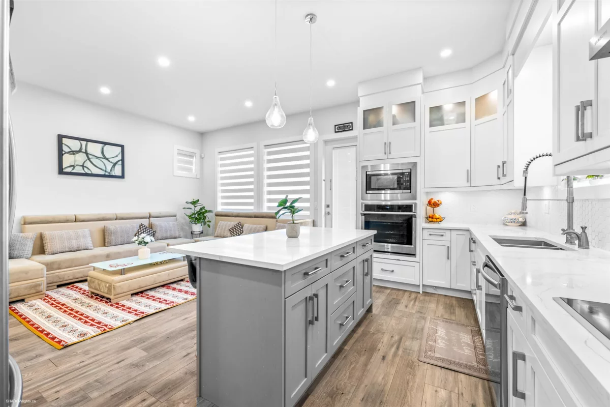 Kitchen Photo of 38 172 Street, Surrey, BC