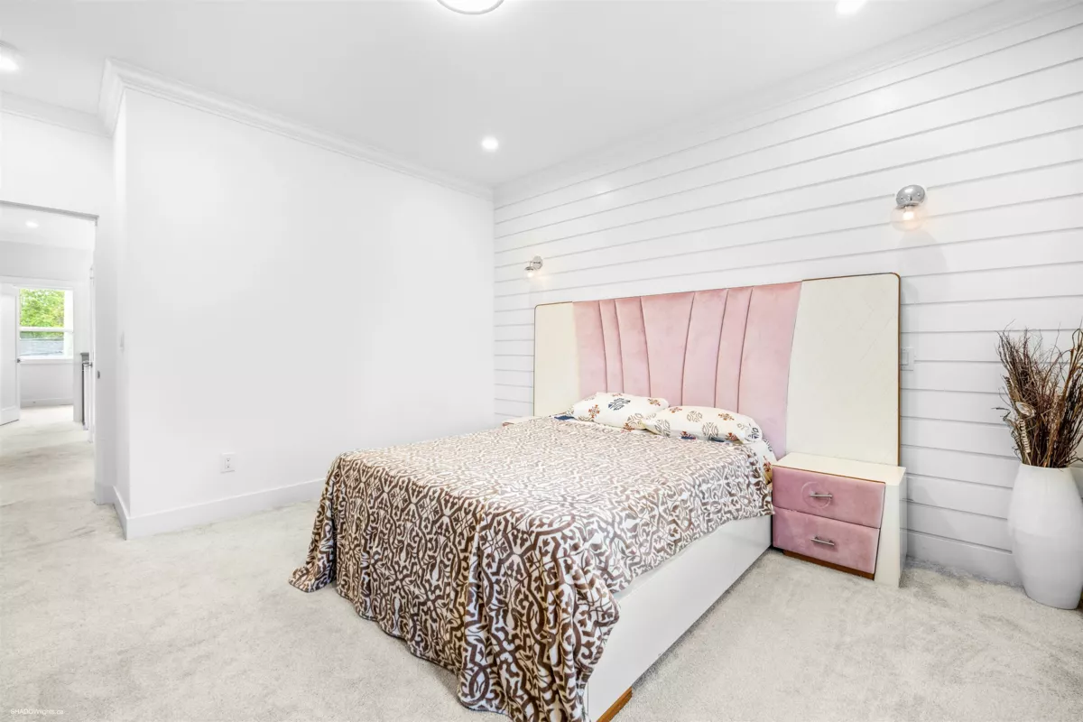 Powder Room Photo of 38 172 Street, Surrey, BC