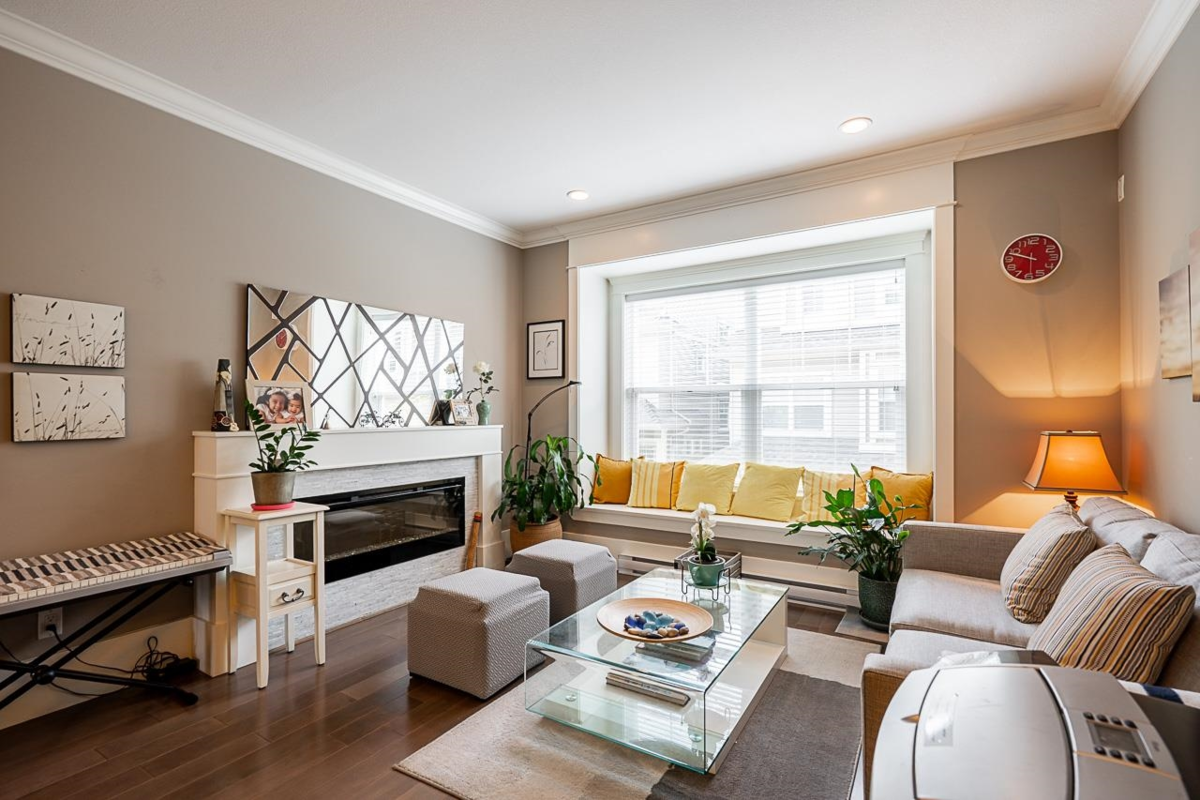 Breakfast Nook Photo of 5 7177 179 Street, Surrey, BC