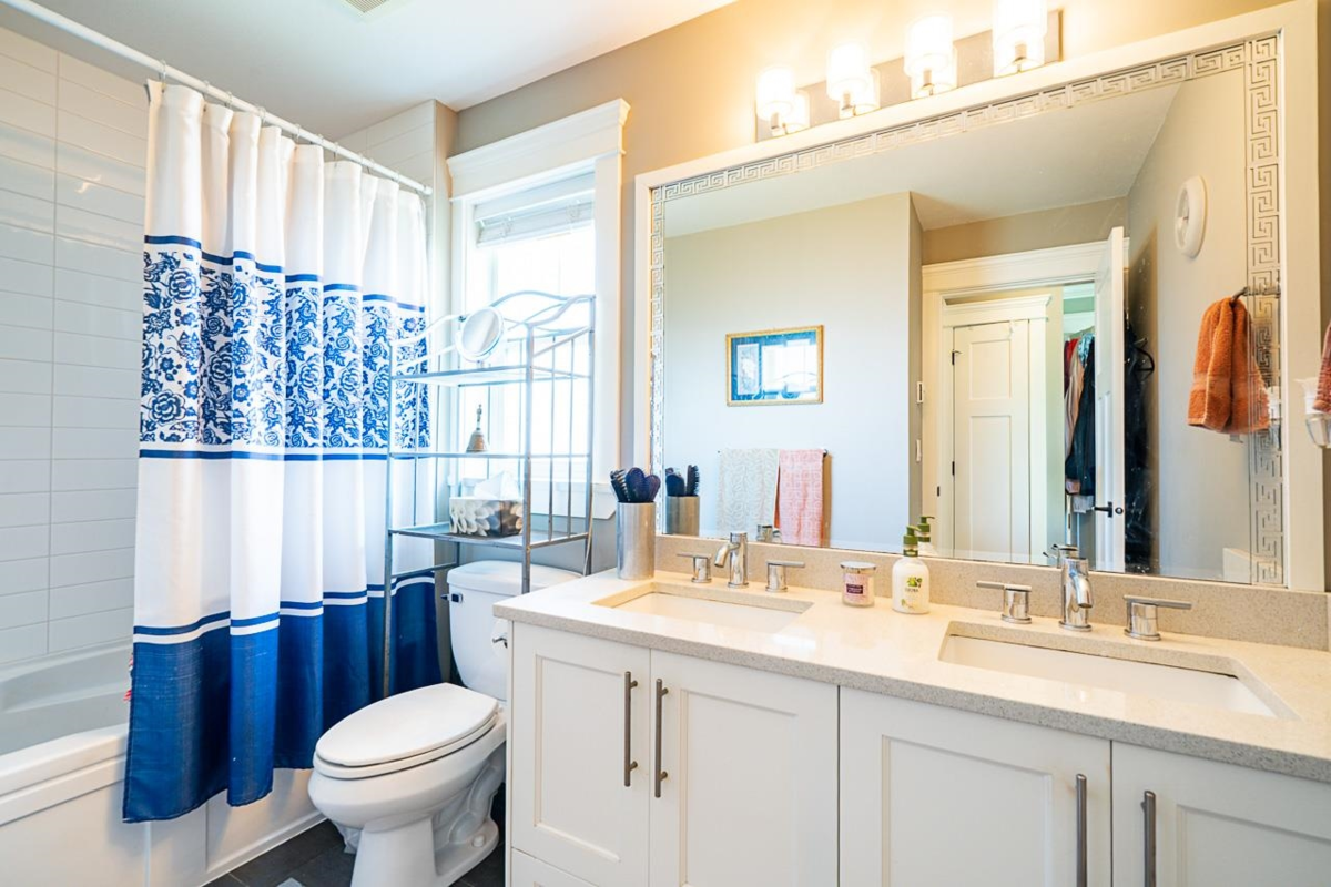 Garage Interior Photo of 5 7177 179 Street, Surrey, BC