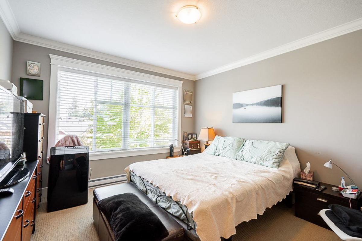 Hallway Photo of 5 7177 179 Street, Surrey, BC