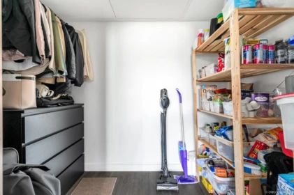 Walk-In Closet Photo of 1523 68 Smithe Street, Vancouver, BC