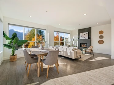 40872 The Crescent, Squamish, BC, Squamish — Single Family Residence for sale