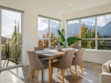 Kitchen Island Photo of 40872 The Crescent, Squamish, BC