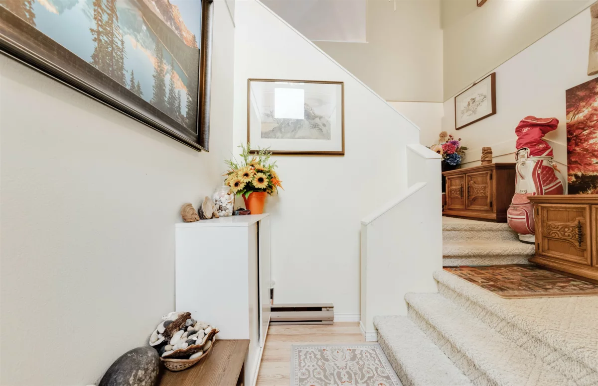 Dining Area Photo of 20 14850 100 Avenue, Surrey, BC