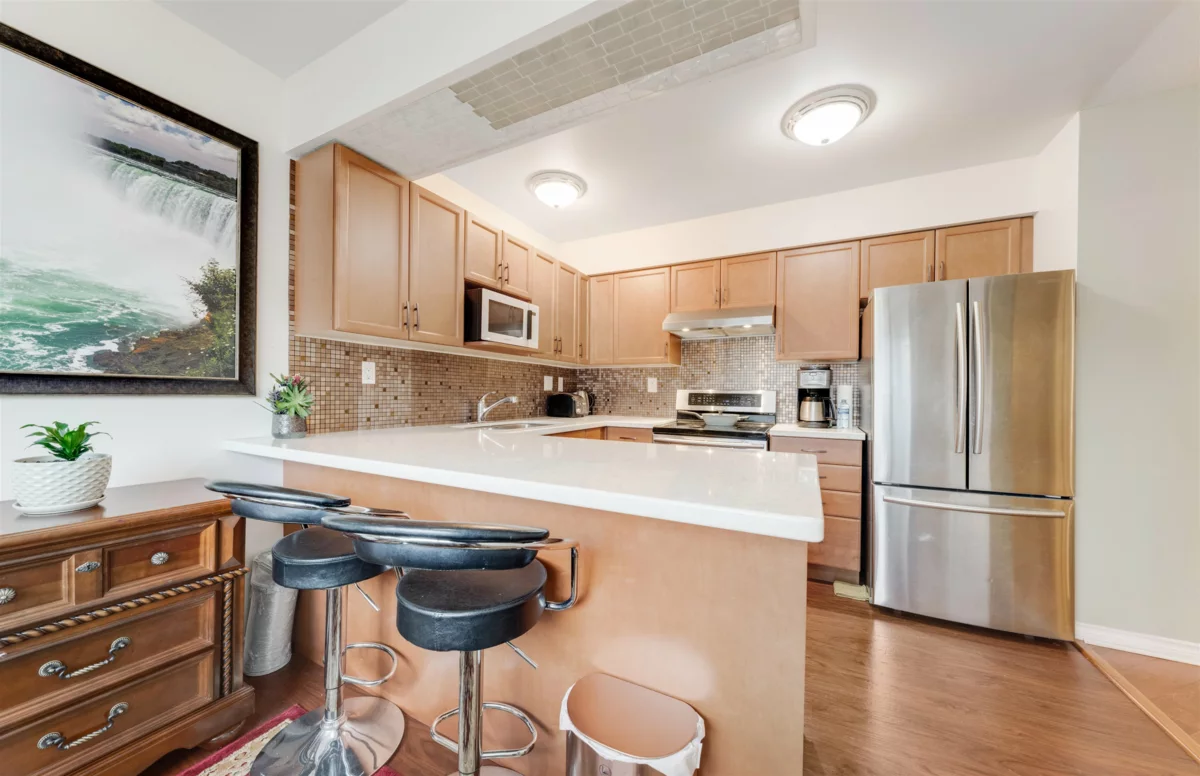 Entry Foyer Photo of 20 14850 100 Avenue, Surrey, BC
