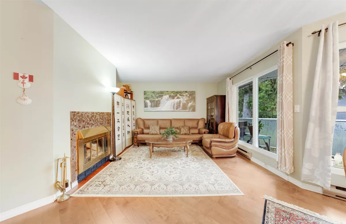 Guest Bathroom Photo of 20 14850 100 Avenue, Surrey, BC