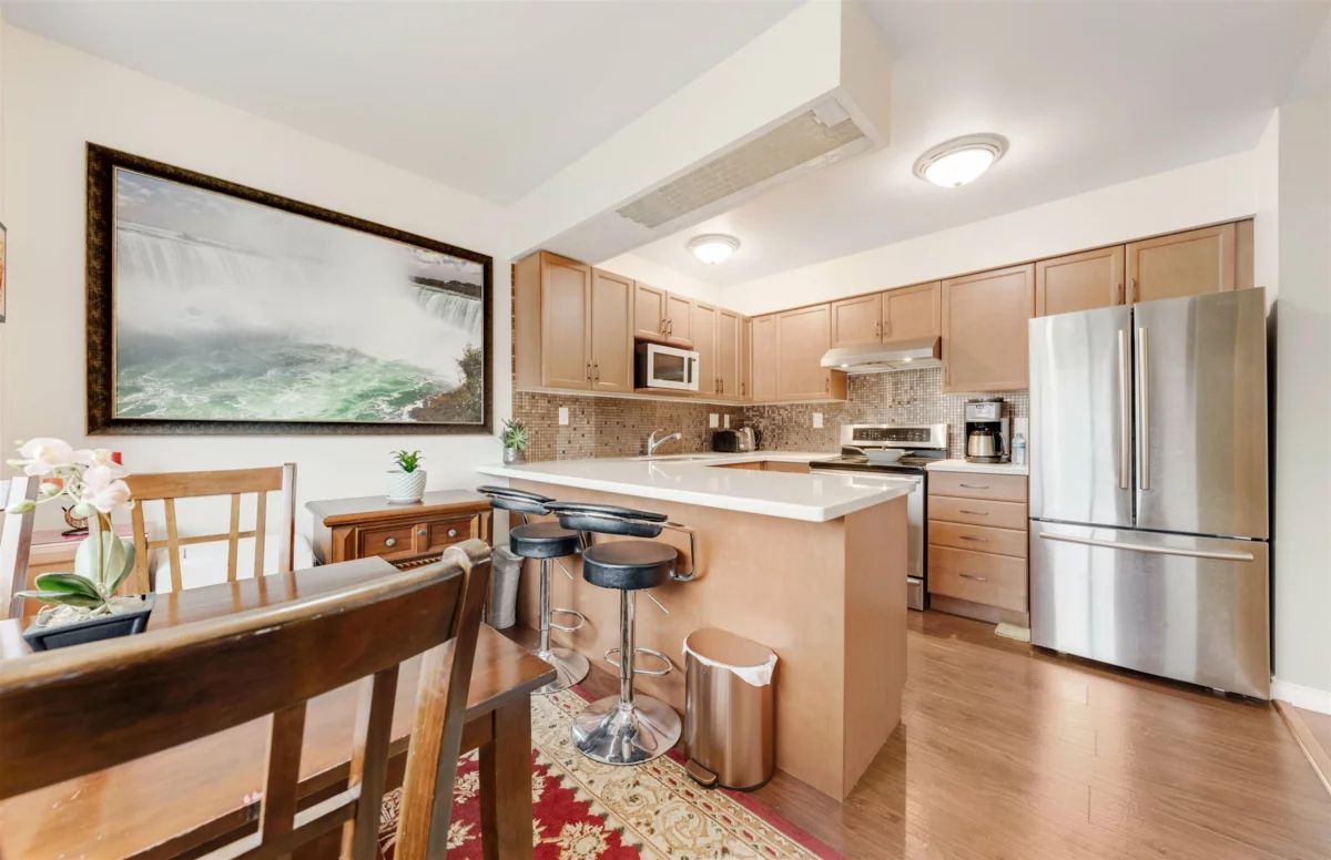 Hallway Photo of 20 14850 100 Avenue, Surrey, BC