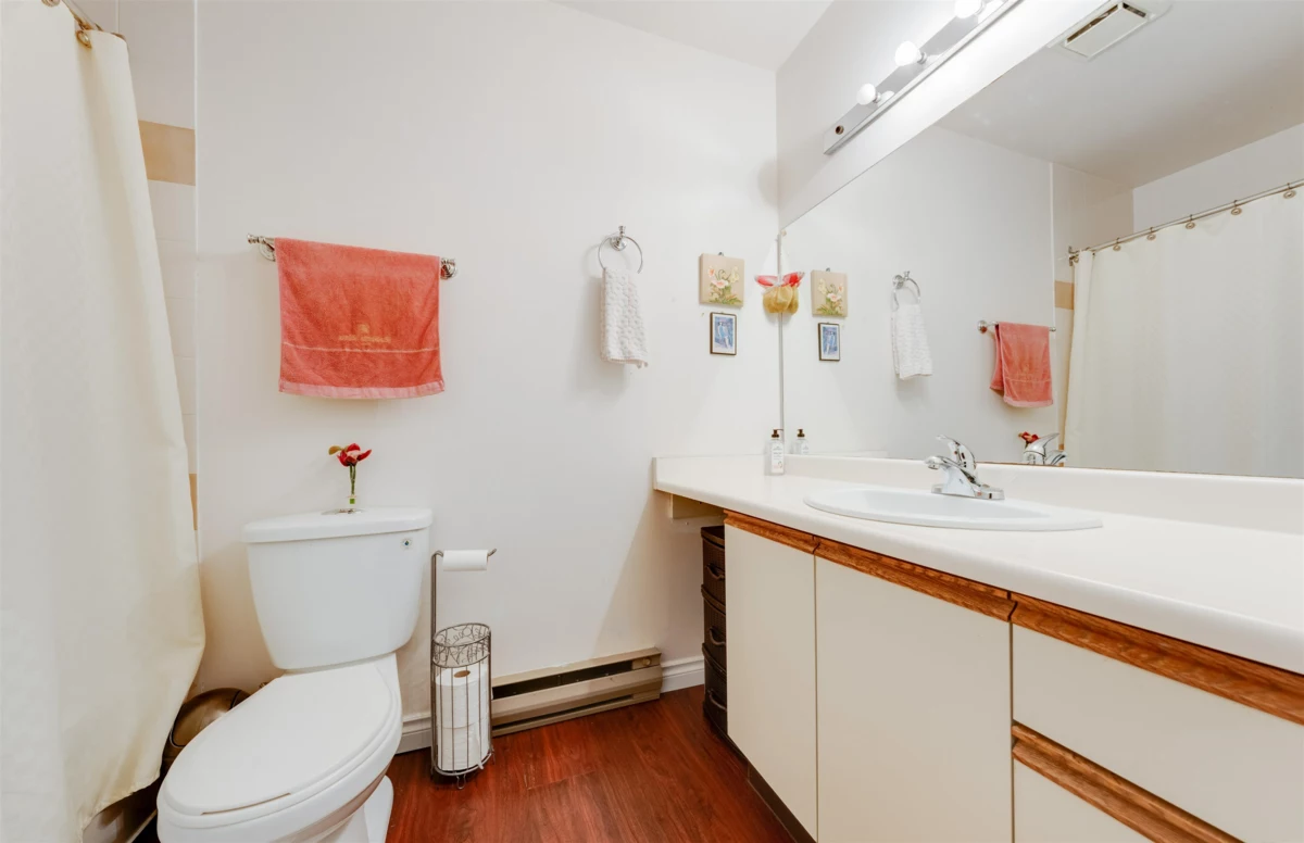 Swimming Pool Photo of 20 14850 100 Avenue, Surrey, BC