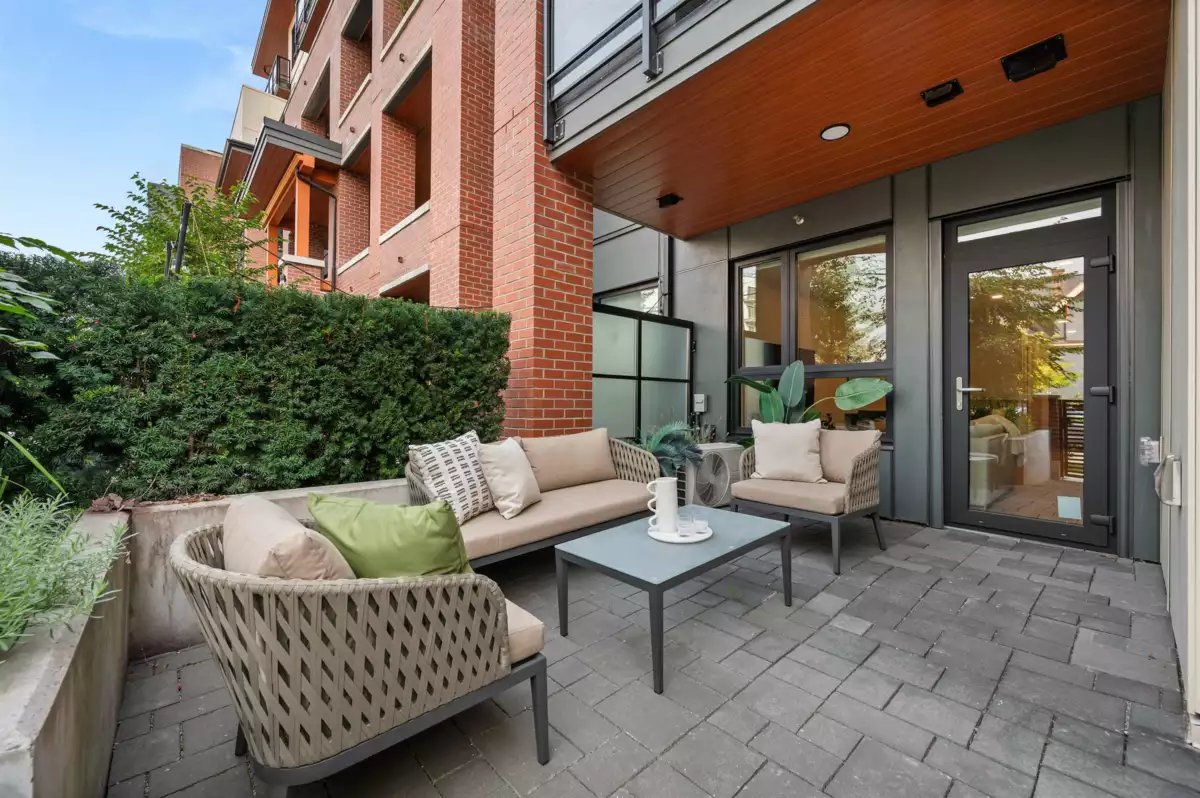 Powder Room Photo of 111 2550 Garden Drive, Vancouver, BC