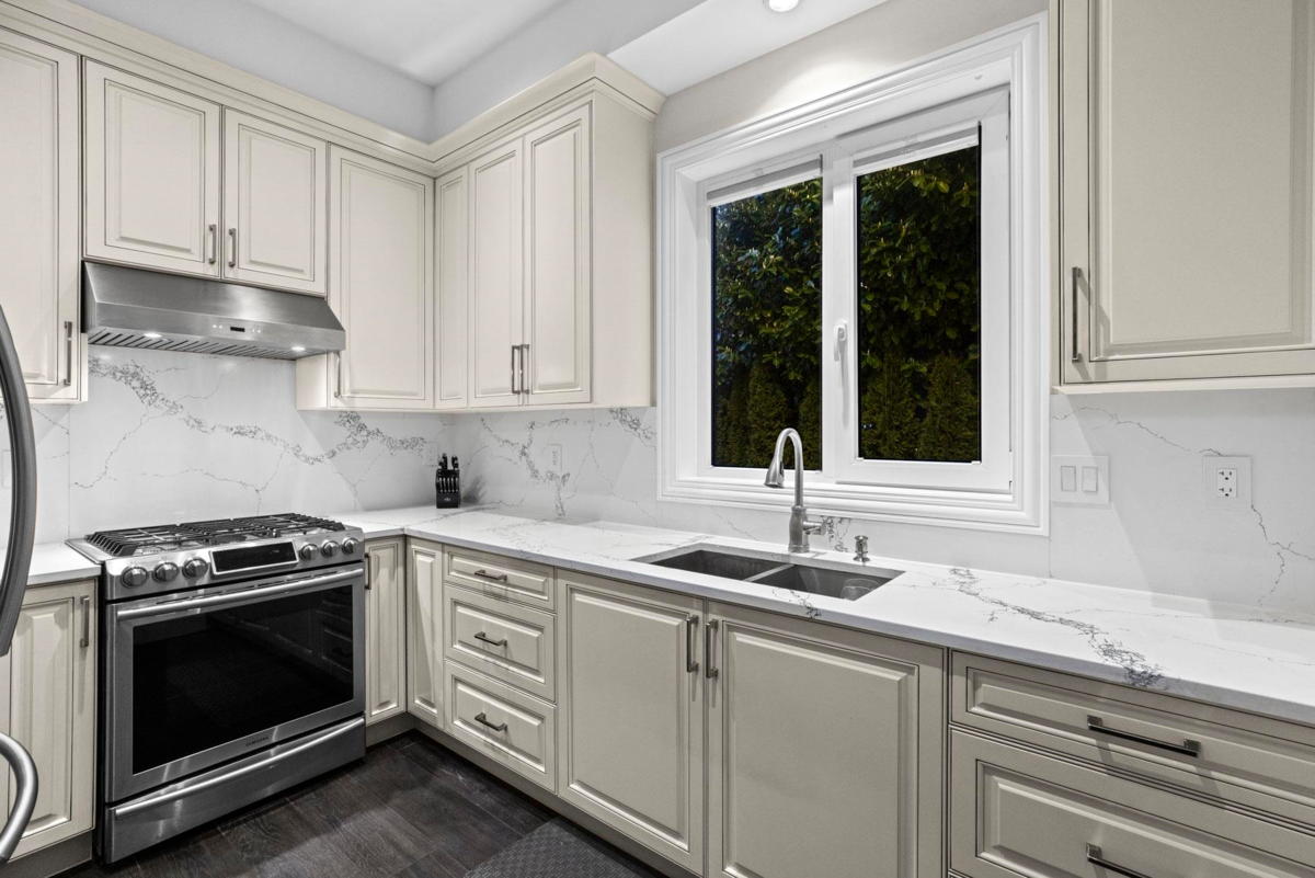 Bedroom 4 Photo of 1198 Ottaburn Road, West Vancouver, BC