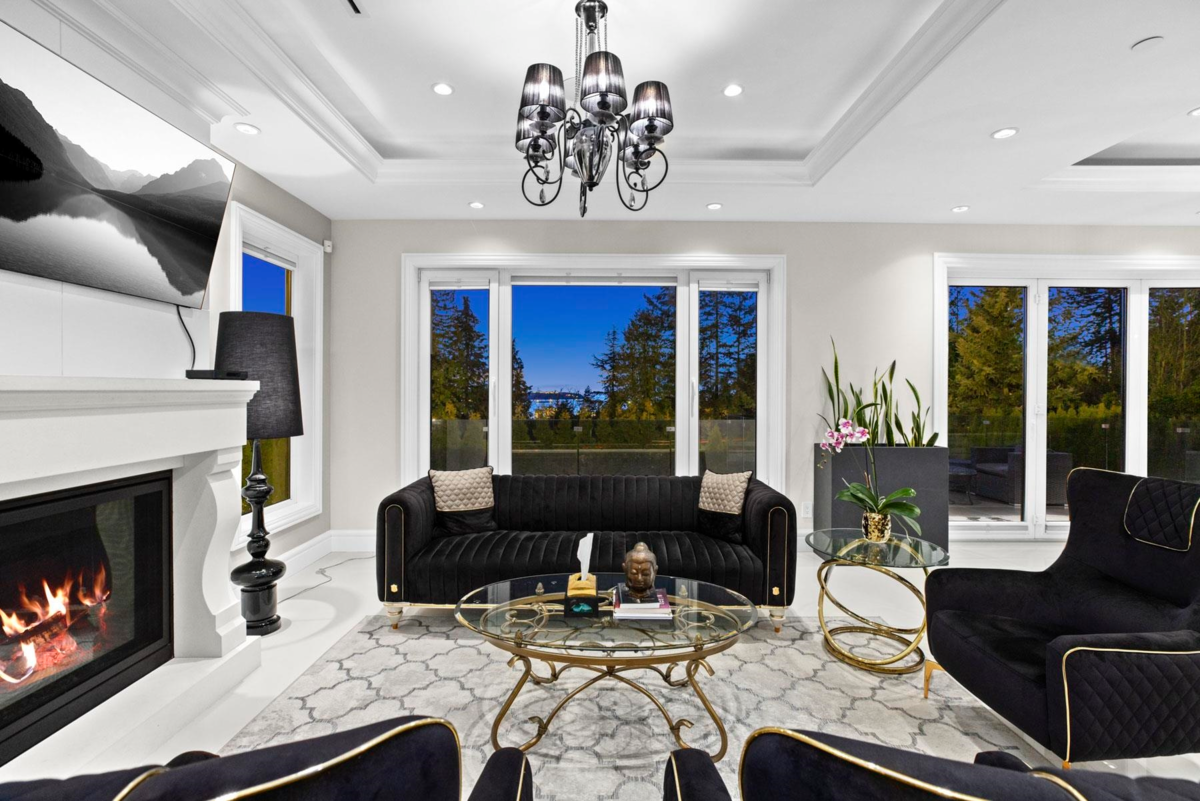 Family Room Photo of 1198 Ottaburn Road, West Vancouver, BC