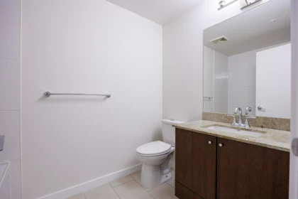 Hallway Photo of 705 280 Ross Drive, New Westminster, BC