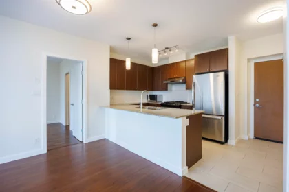 Primary Bathroom Photo of 705 280 Ross Drive, New Westminster, BC