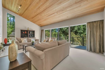 Breakfast Nook Photo of 4623 Caulfeild Drive, West Vancouver, BC