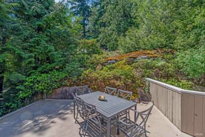 Laundry Room Photo of 4623 Caulfeild Drive, West Vancouver, BC