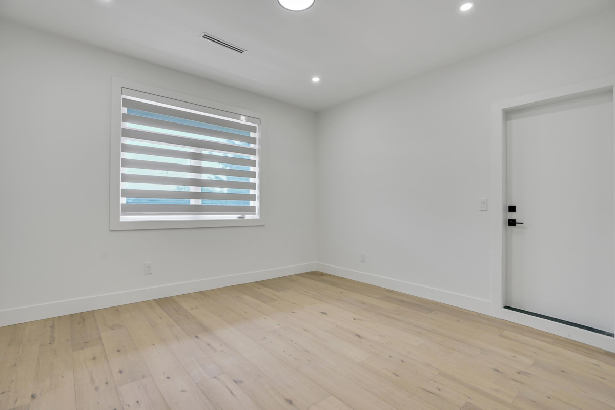 Bedroom 2 Photo of 15919 Russell Avenue, White Rock, BC