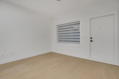 Laundry Room Photo of 15919 Russell Avenue, White Rock, BC