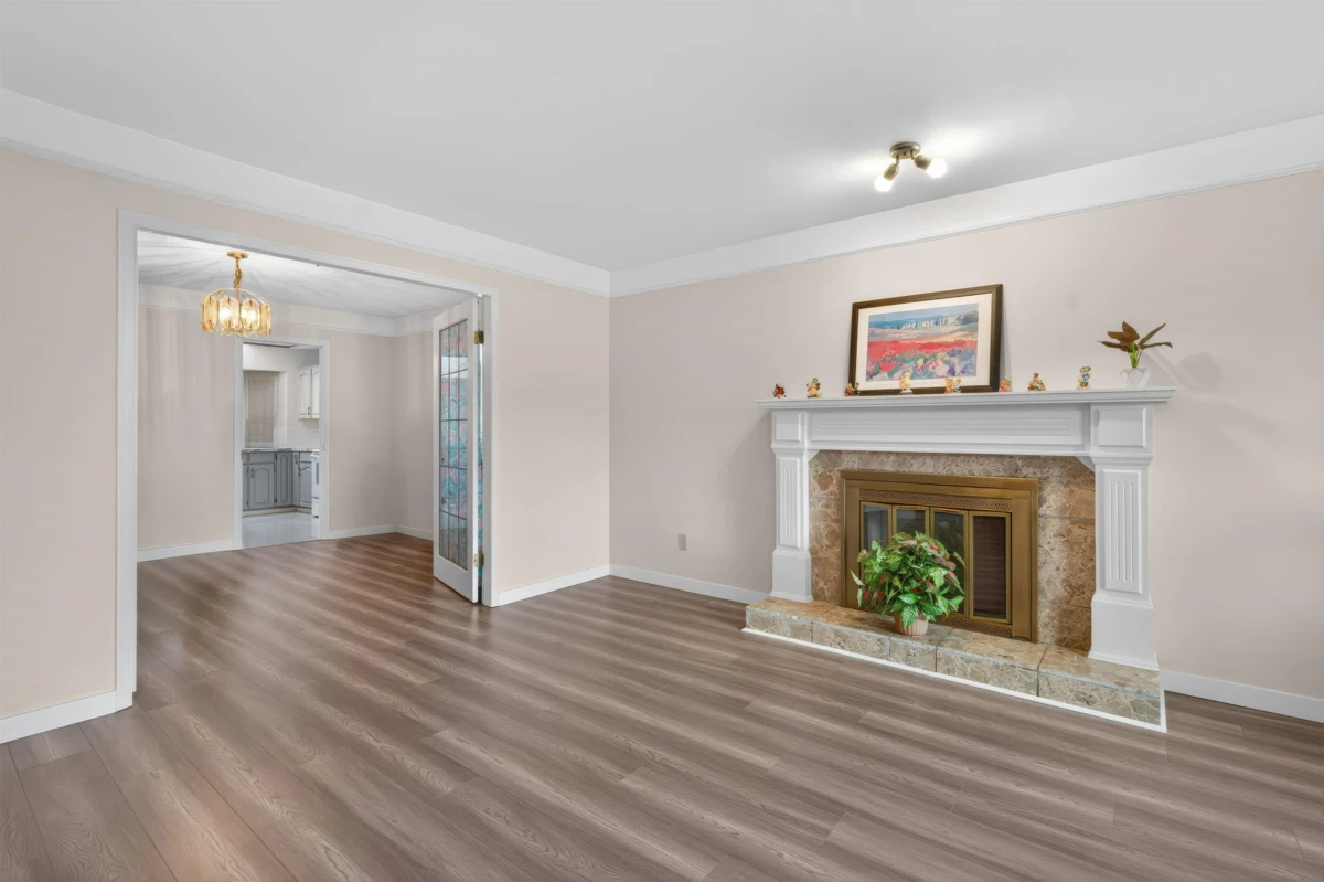 Kitchen Island Photo of 9271 Boyd Court, Richmond, BC
