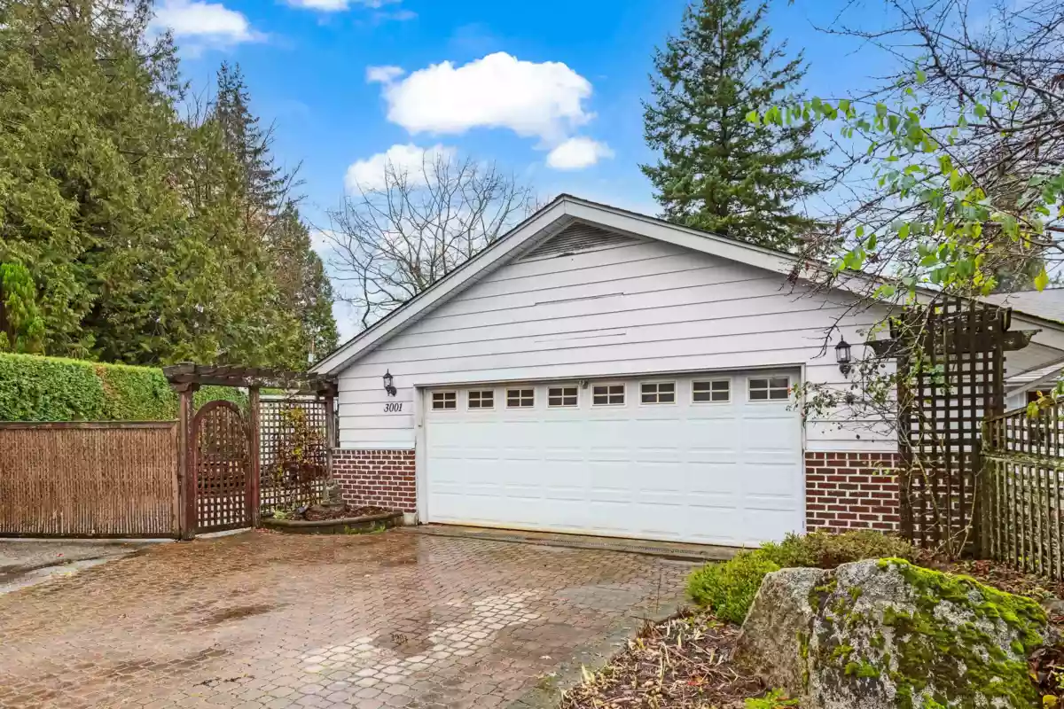 Dining Area Photo of 3010 Semiamhoo Trail, Surrey, BC