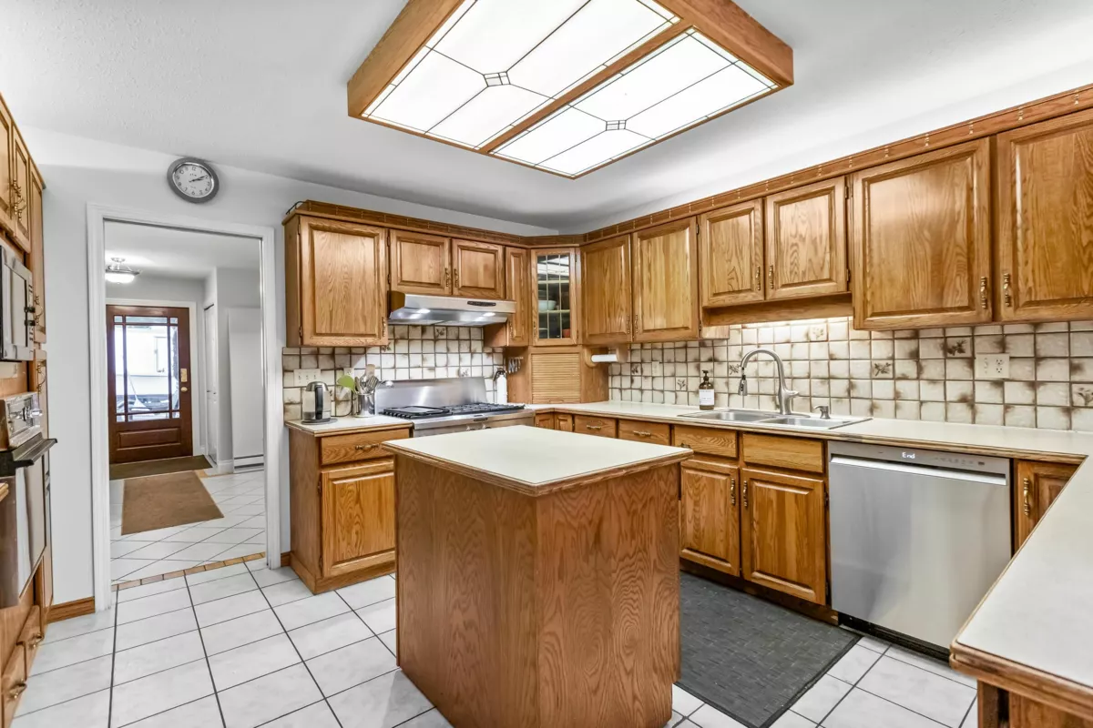 Primary Bathroom Photo of 3010 Semiamhoo Trail, Surrey, BC