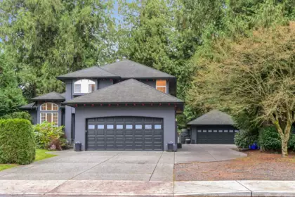 20536 46a Avenue, Langley, BC, Langley City — 5 bed single family residence for sale