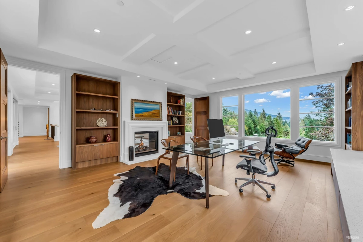 Basement Recreation Room Photo of 565 Robin Hood Road, West Vancouver, BC