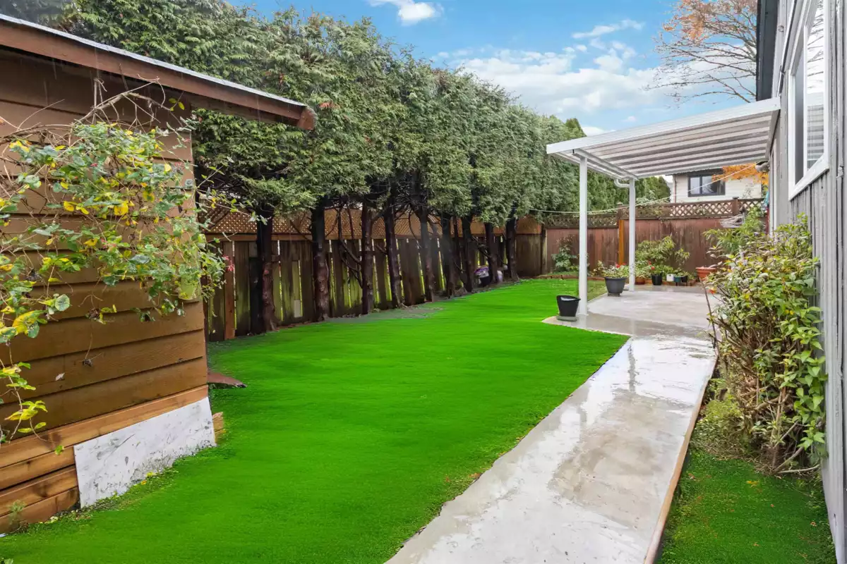 Entry Foyer Photo of 11286 Kingcome Avenue, Richmond, BC