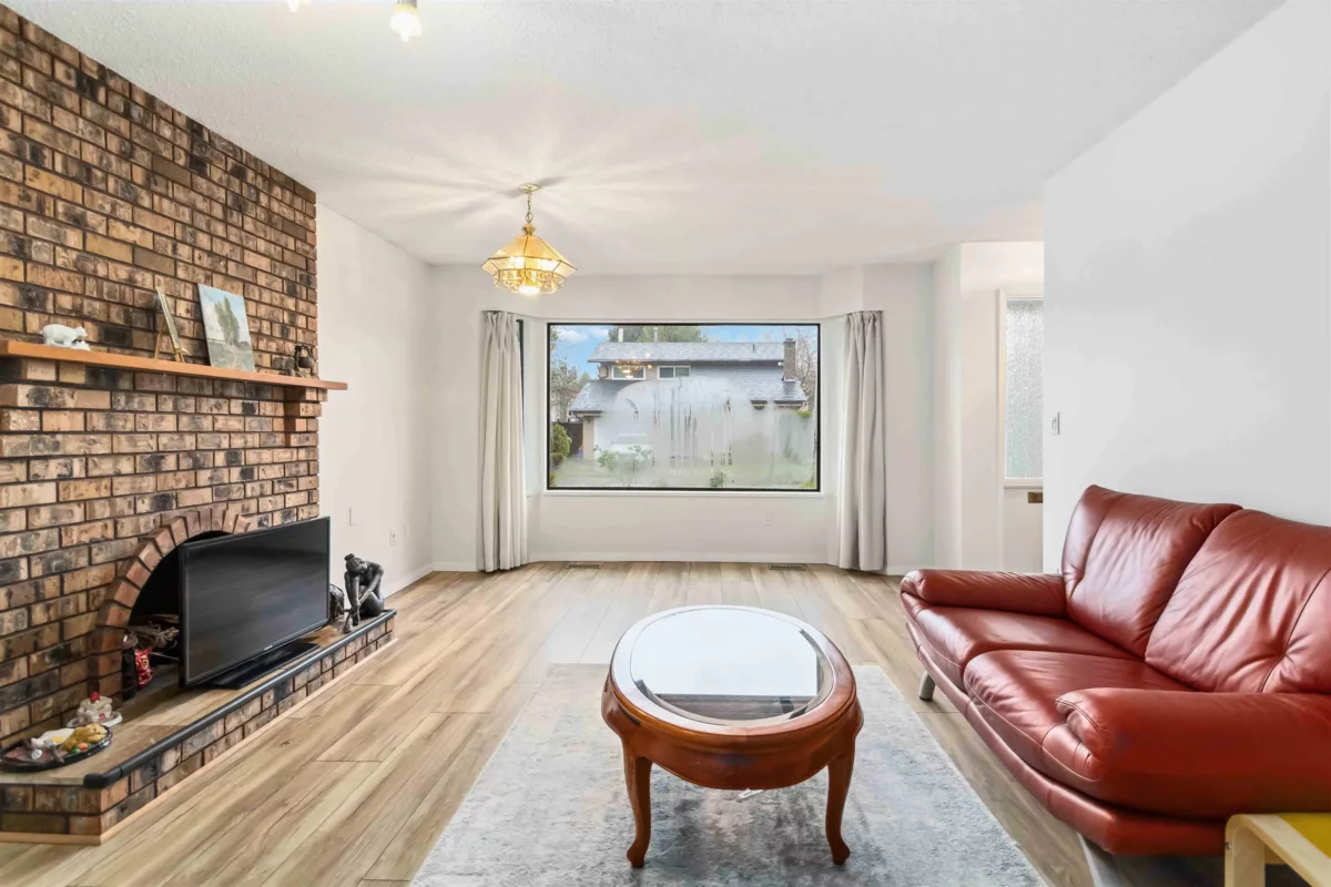 Family Room Photo of 11286 Kingcome Avenue, Richmond, BC