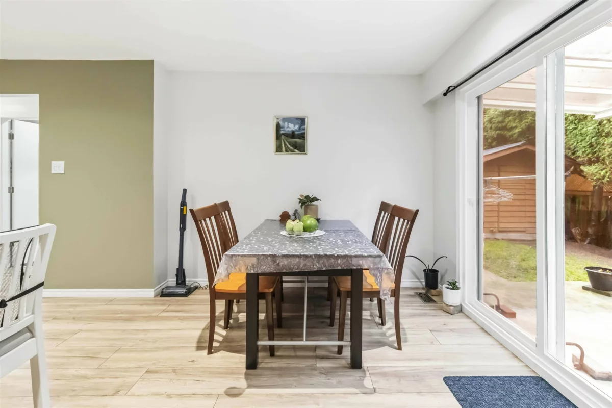 Kitchen Photo of 11286 Kingcome Avenue, Richmond, BC