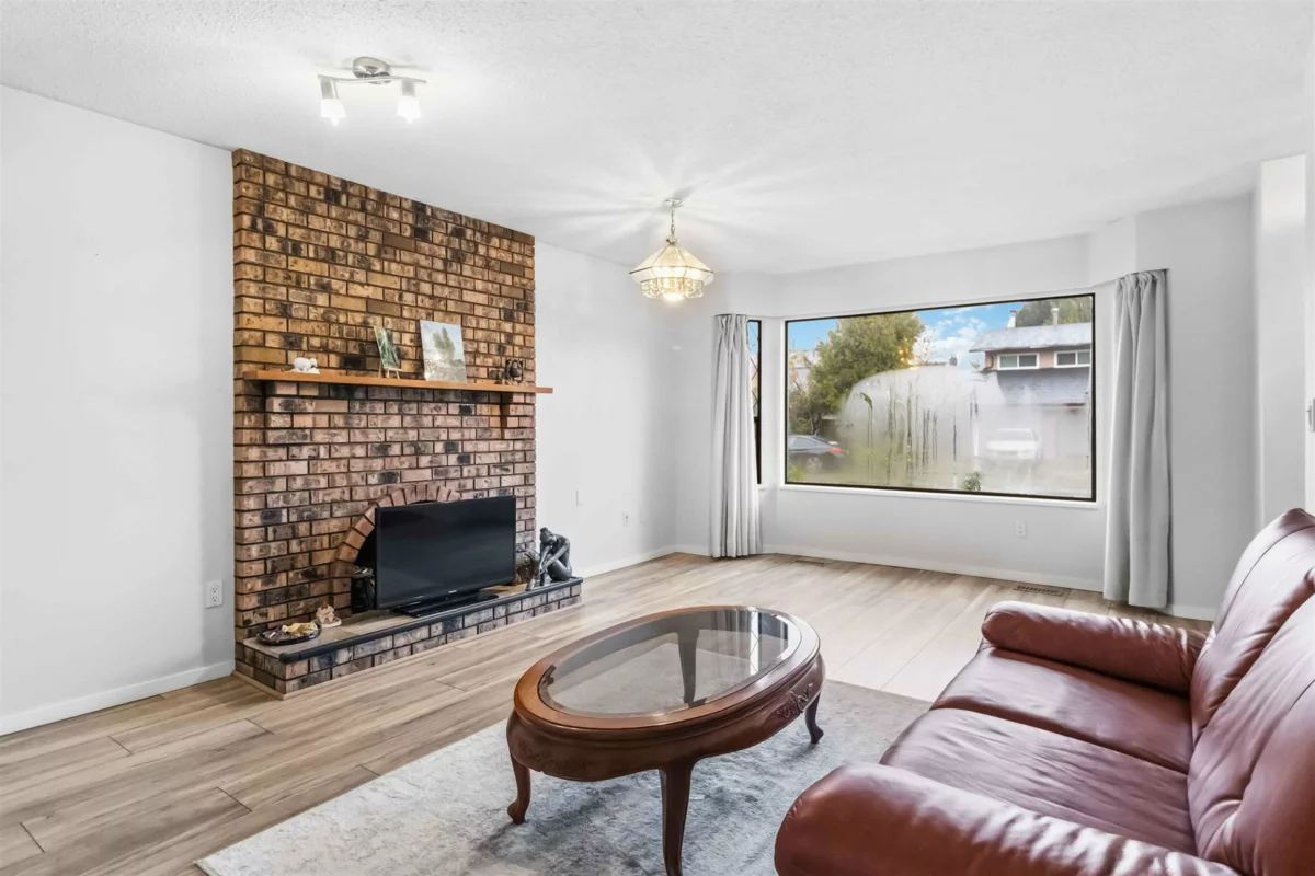 Living Room Photo of 11286 Kingcome Avenue, Richmond, BC