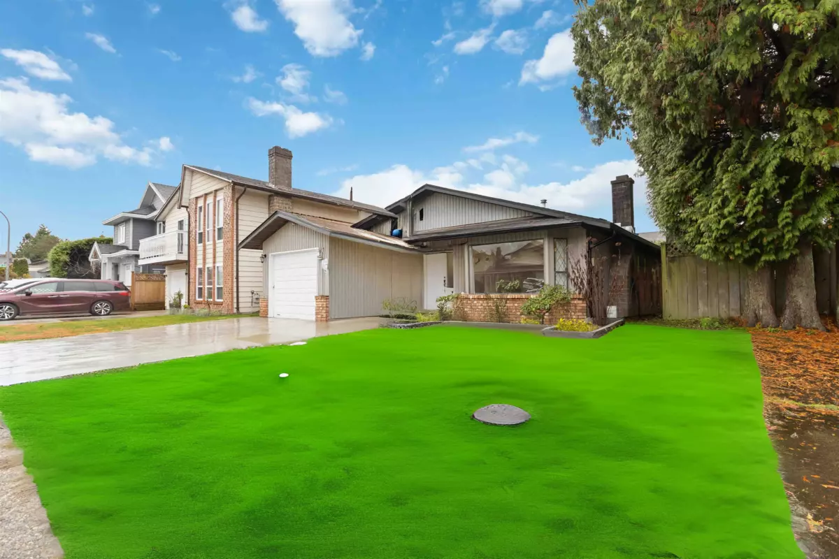 Staircase Photo of 11286 Kingcome Avenue, Richmond, BC