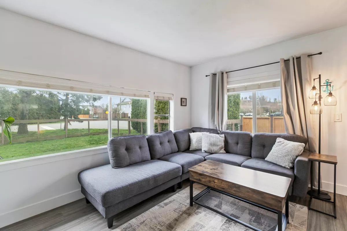 Breakfast Nook Photo of 34705 4 Avenue, Abbotsford, BC