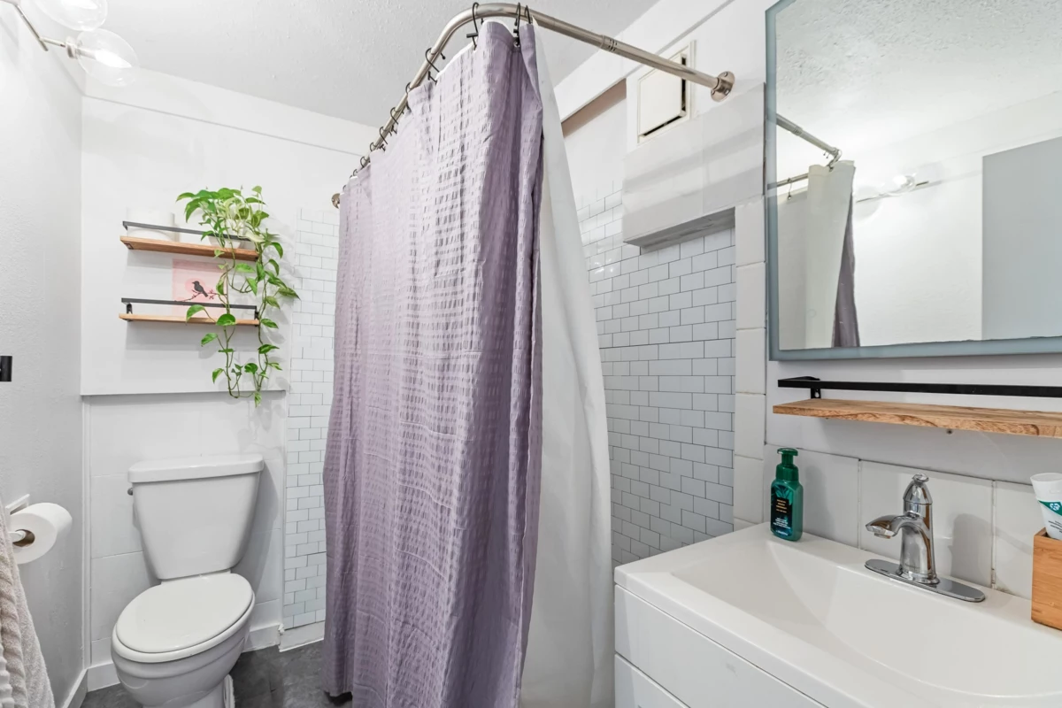 Garage Interior Photo of 34705 4 Avenue, Abbotsford, BC