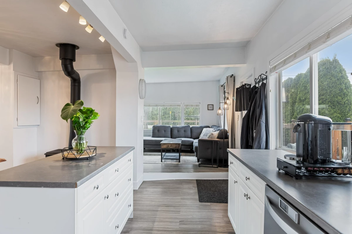 Guest Bathroom Photo of 34705 4 Avenue, Abbotsford, BC